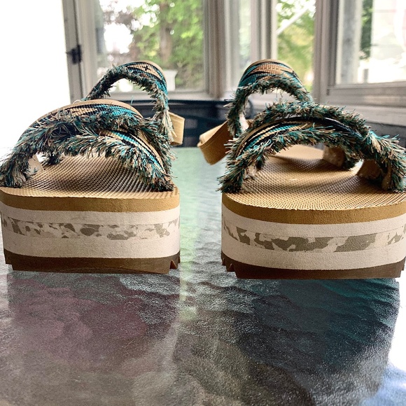 "Teva" southwest platform sandal. 8, EUC - Picture 5 of 14